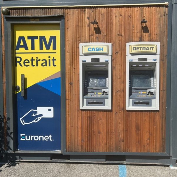 DISTRIBUTEUR DE BILLETS